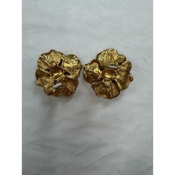 Vintage 1980s Enamel Pink Clip-On Earrings Gold Tone Statement Cottagecore - Picture 5 of 5